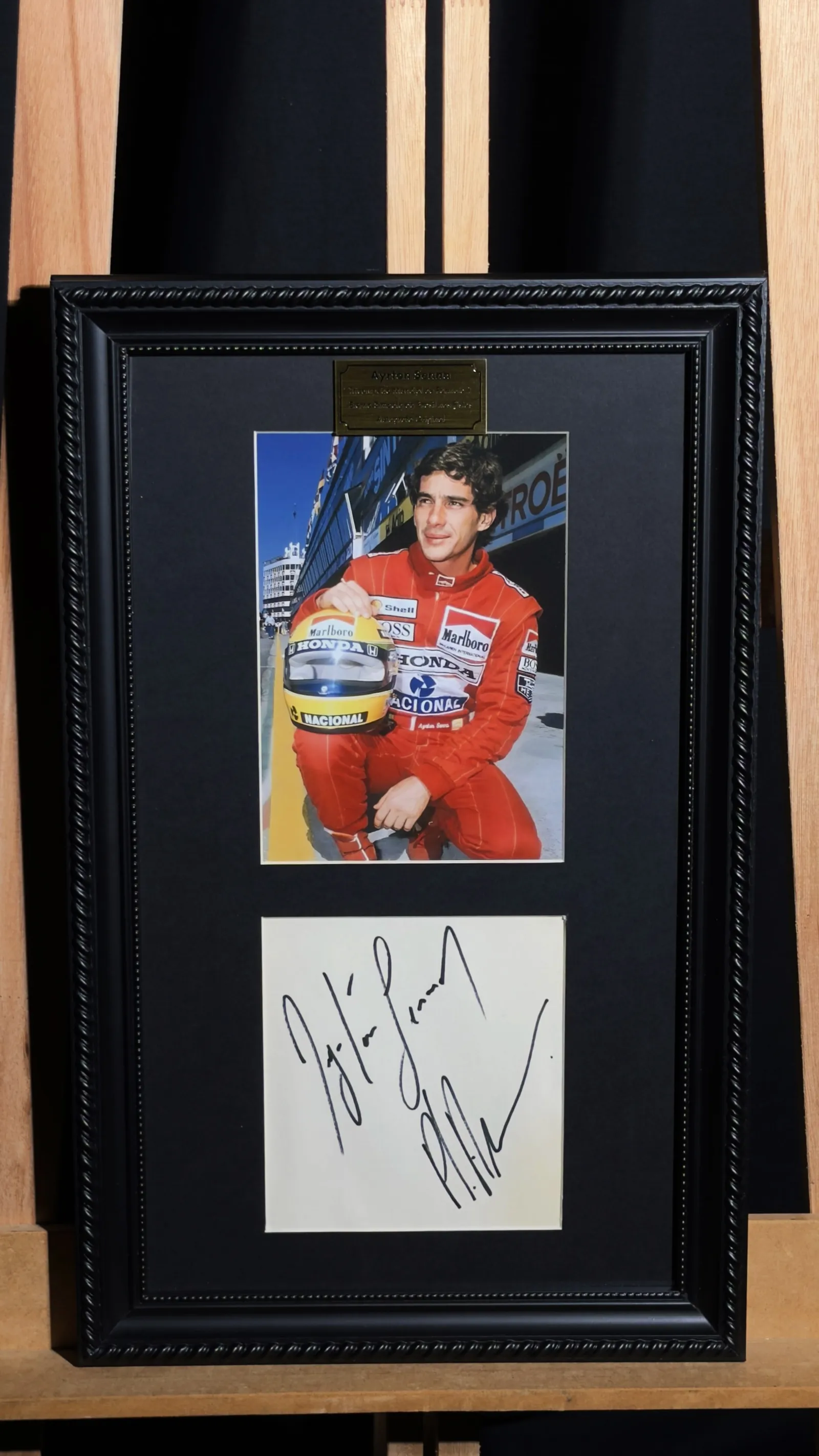 Ayrton Senna autógrafo – quadro com foto e cartão assinado, Ayrton Senna