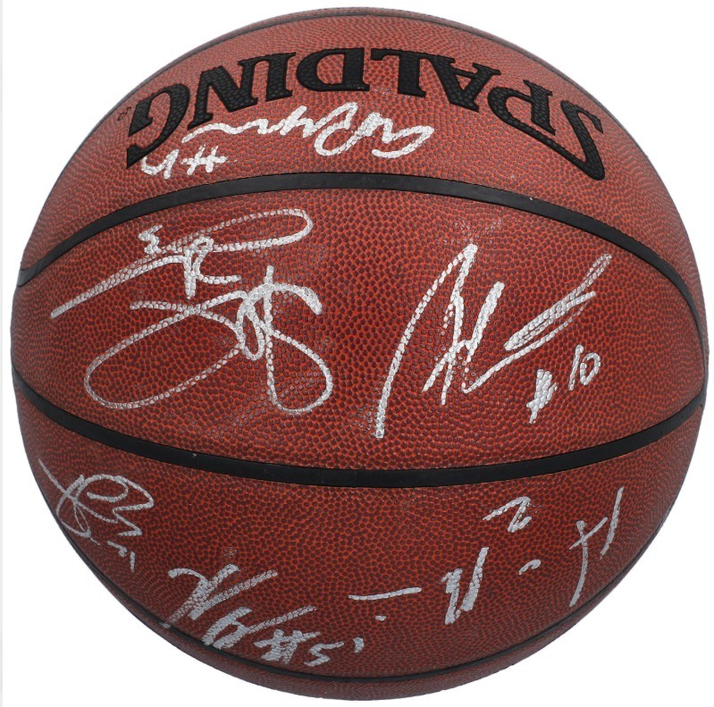Lendas do basquetebol, 15 autógrafos – Spalding basketball, incluindo Kobe Bryant, Lendas do Basquete