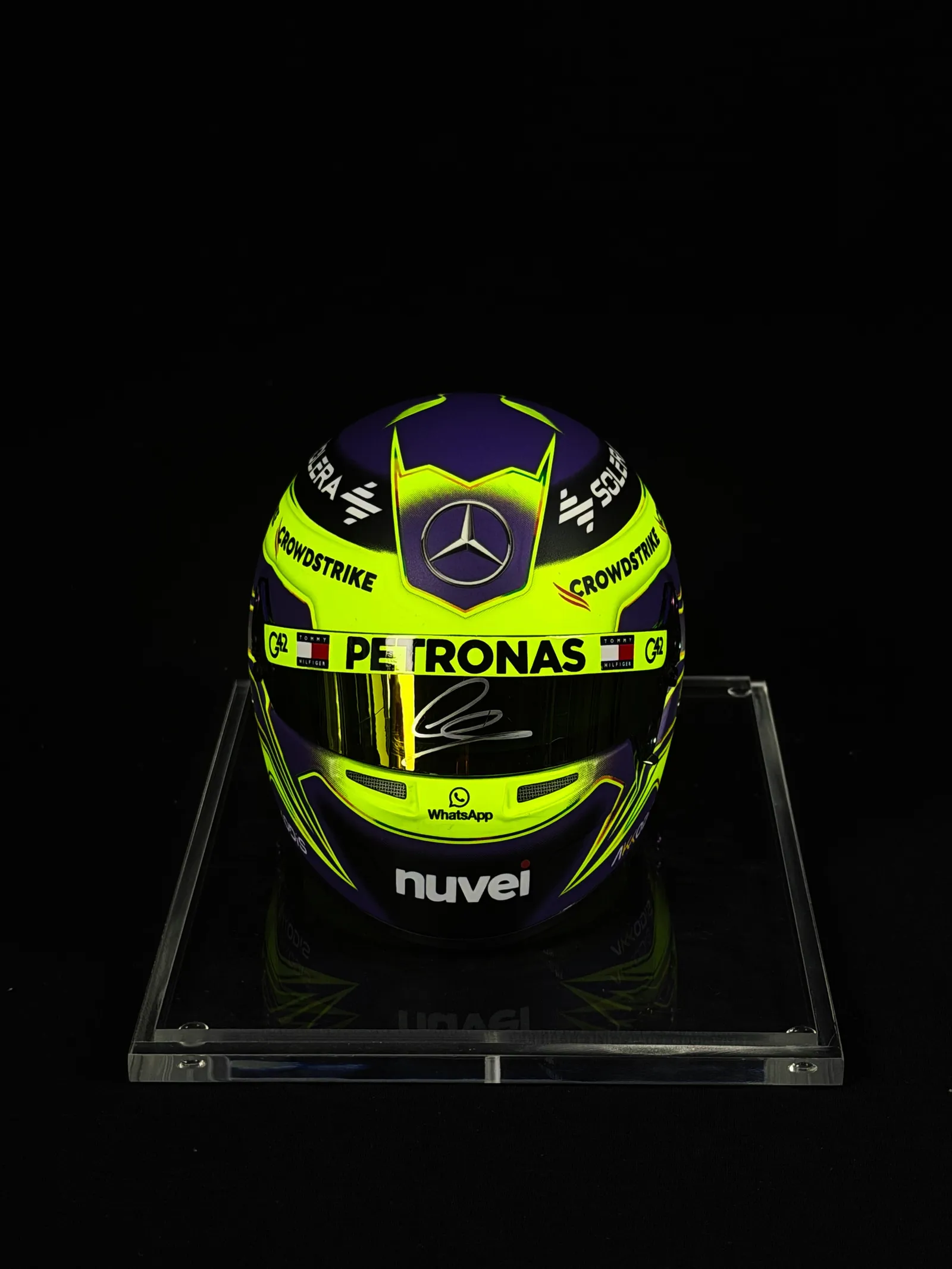 Lewis Hamilton autógrafo – viseira mini capacete Mercedes, Lewis Hamilton