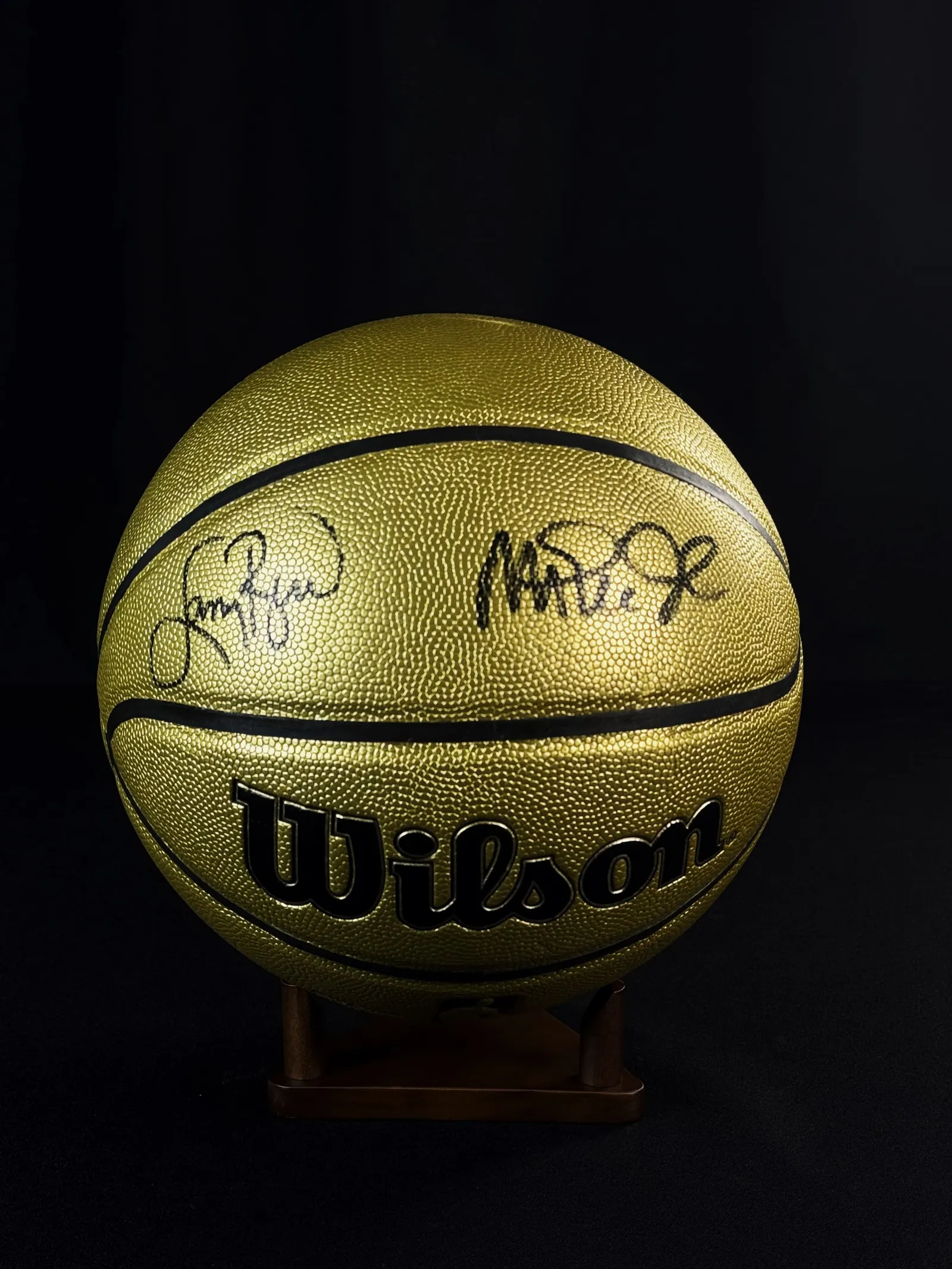 Larry Bird e Magic Johnson autógrafos – bola de basquetebol, Larry Bird e Magic Johnson