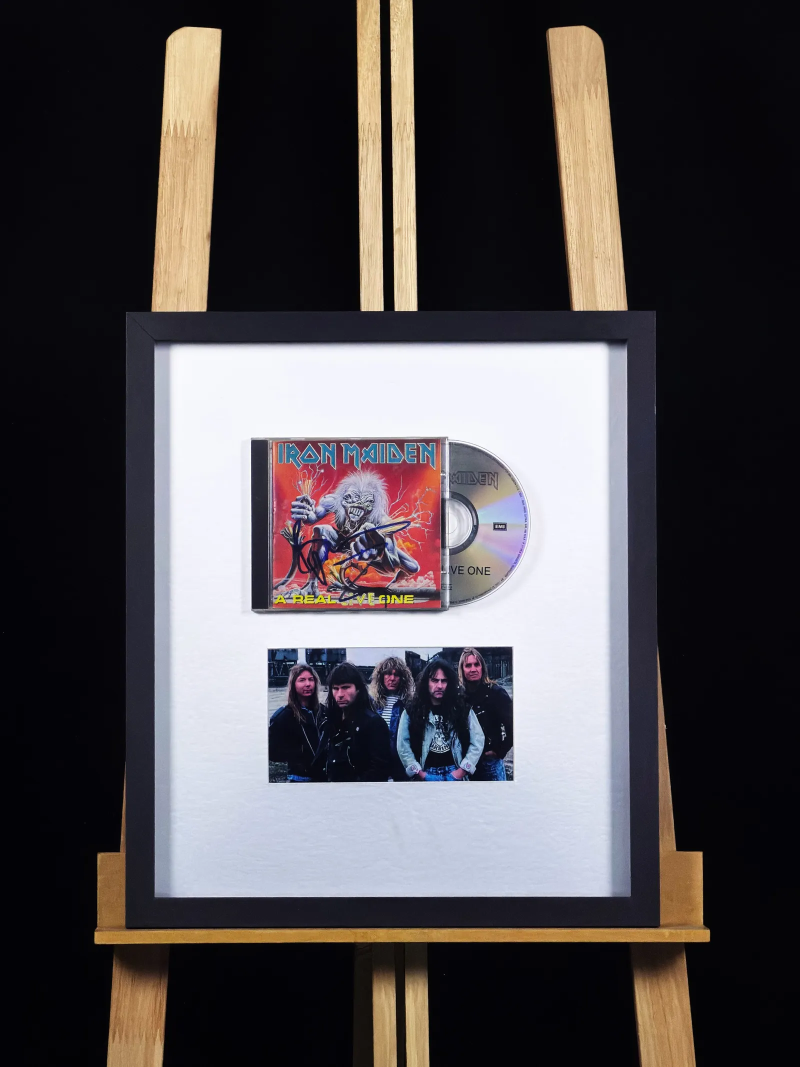 Bruce Dickinson autógrafo – CD emoldurado "A Real Live One" (1993), Bruce Dickinson