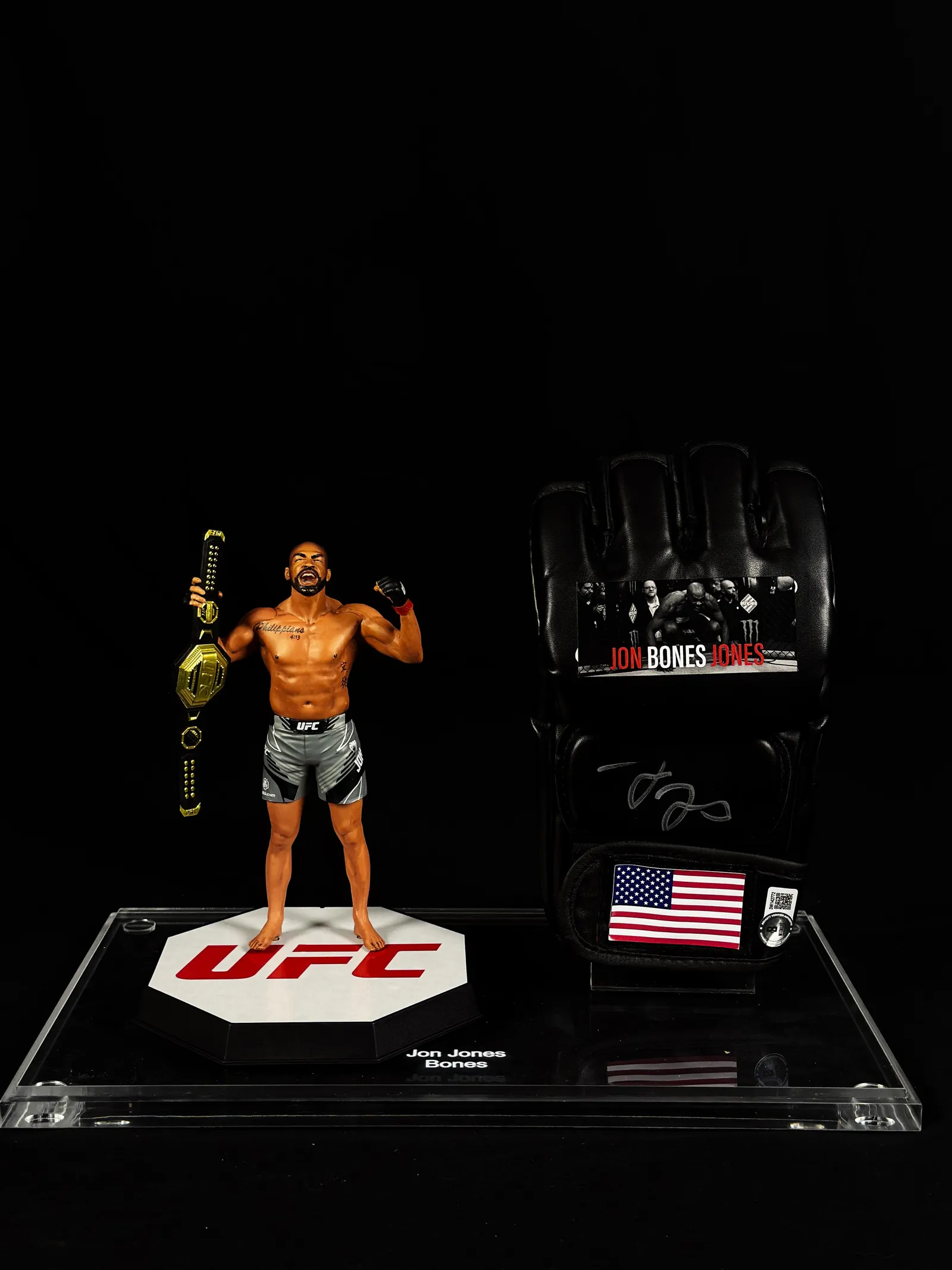 Jon “Bones” Jones – luva do UFC autografada & miniatura colecionável, Jon Jones