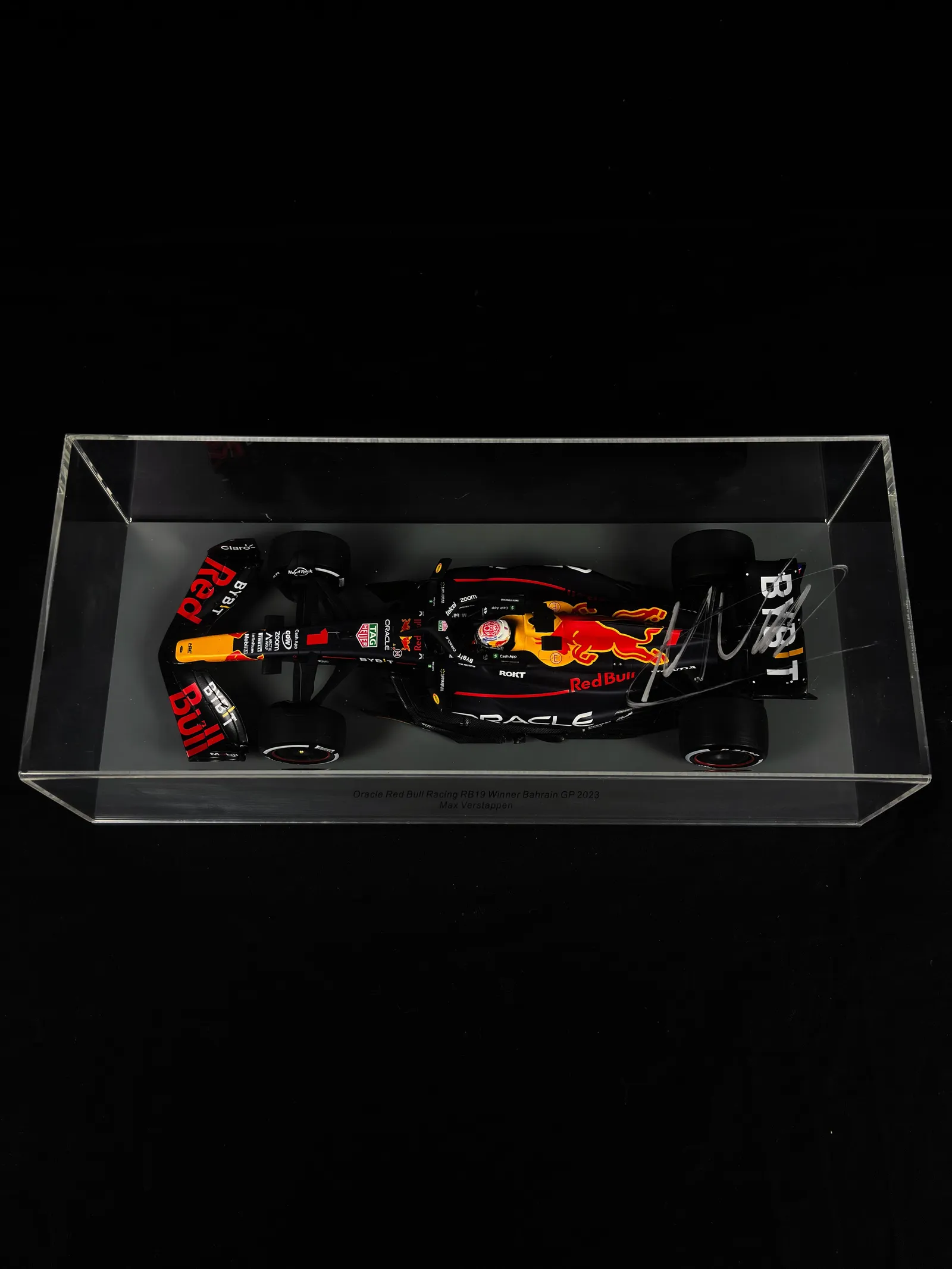 Max Verstappen autógrafo – acrílico com miniatura Red Bull, Max Verstappen