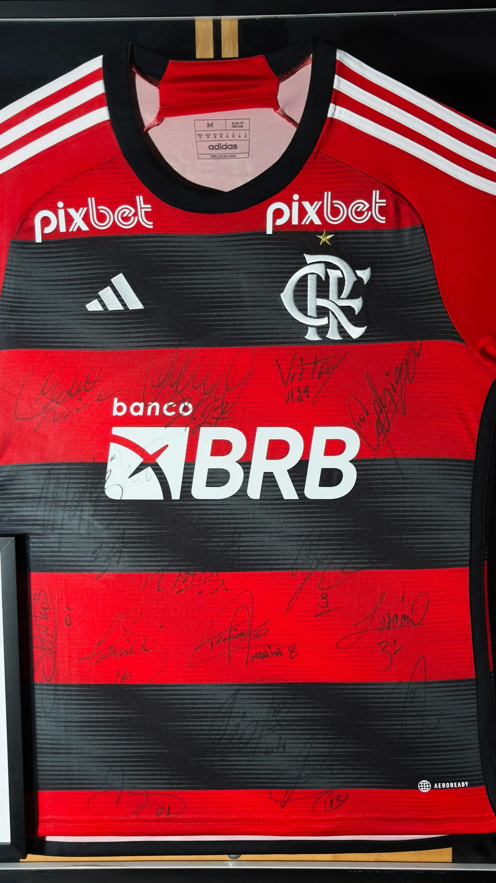 Camisa Flamengo autografada pelo elenco – Brasileirão 2023, Flamengo