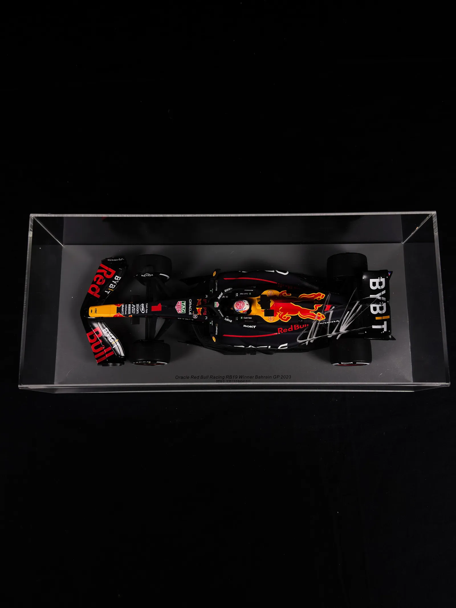 Max Verstappen autógrafo – acrílico com miniatura Red Bull, Max Verstappen