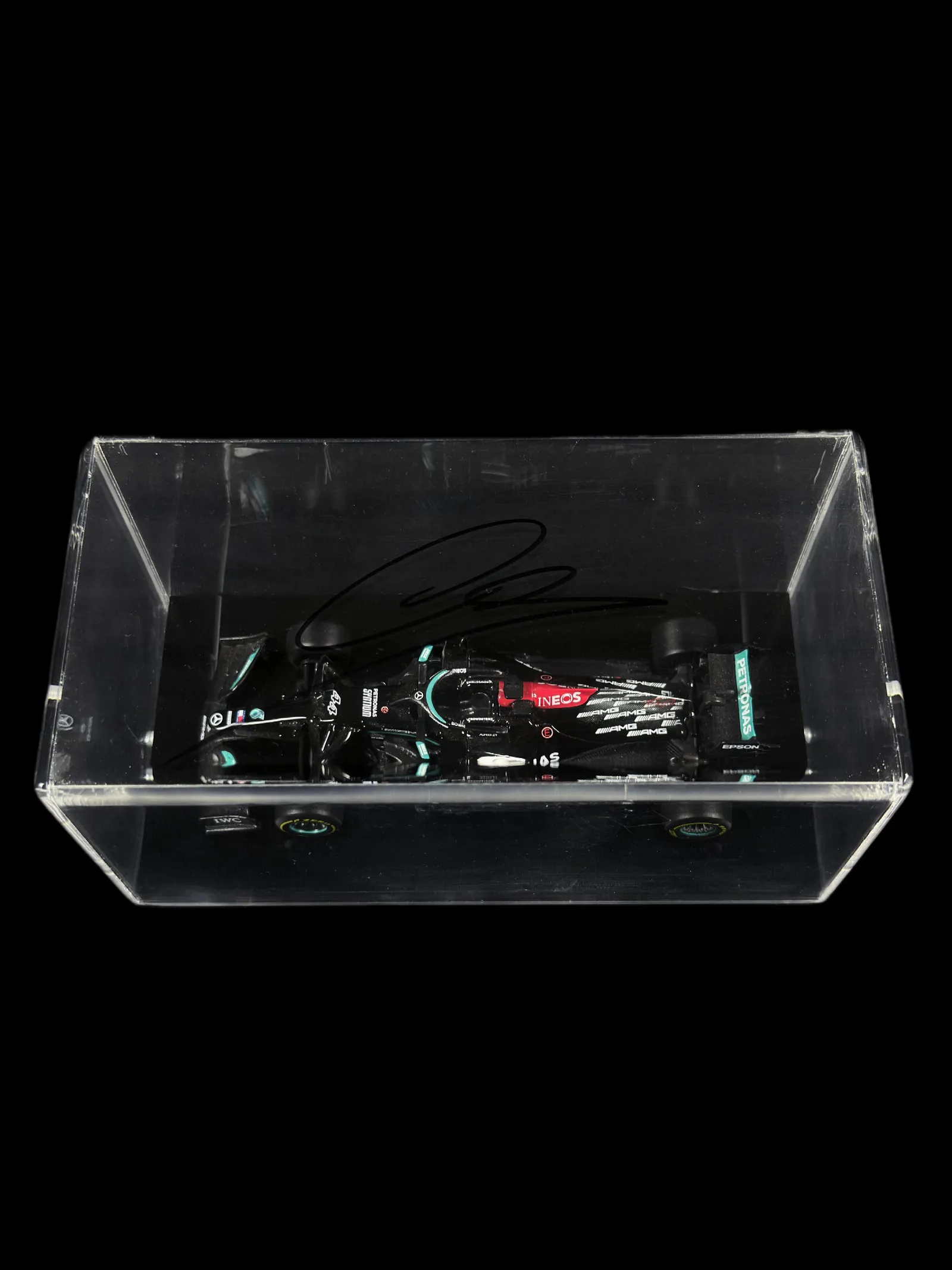 Lewis Hamilton autógrafo – acrílico com miniatura Mercedes, Lewis Hamilton