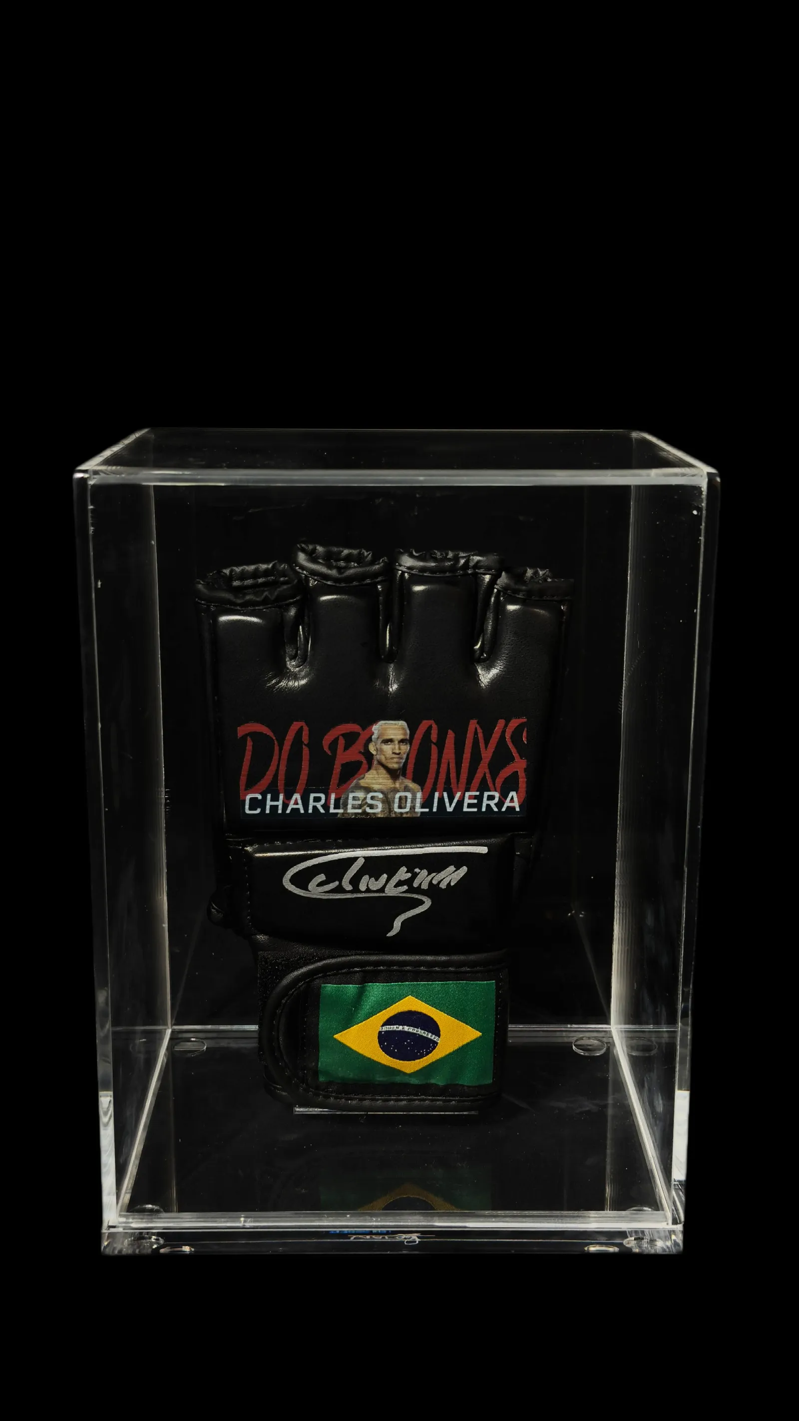 Charles Oliveira autógrafo – luva de MMA, Charles Oliveira